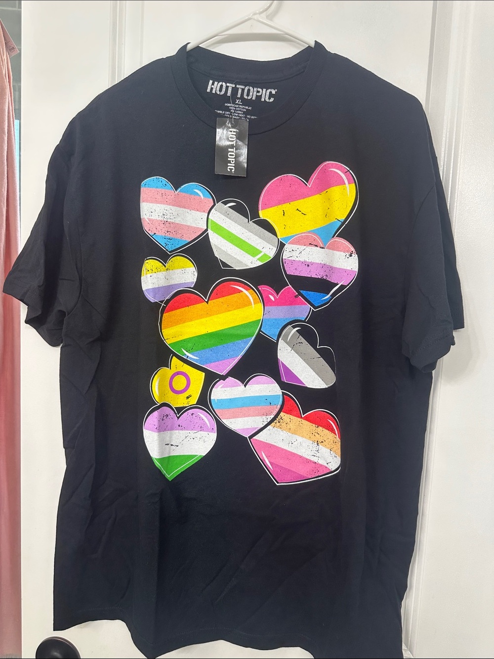 Hot Topic Black Graphic Pride Hearts Tee with Multicolor Hearts New XL
